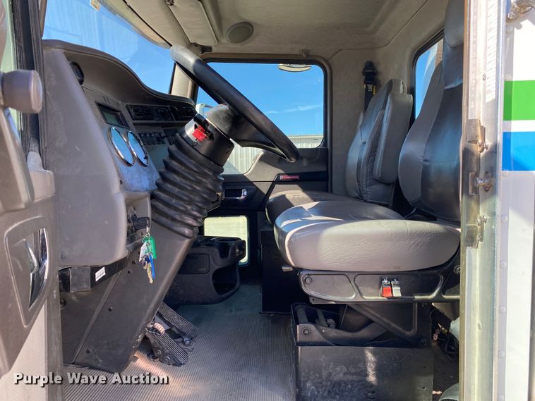 image for item DN8233 2014 Kenworth T370  fuel truck