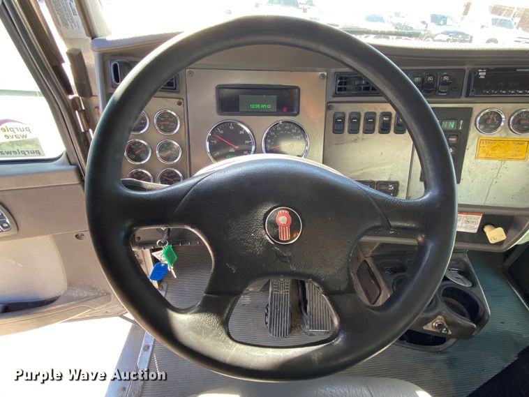 image for item DN8233 2014 Kenworth T370  fuel truck