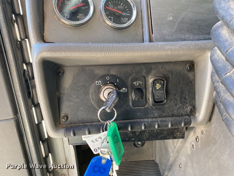 image for item DN8233 2014 Kenworth T370  fuel truck