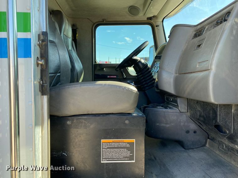 image for item DN8233 2014 Kenworth T370  fuel truck