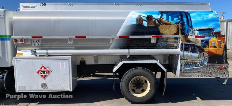 image for item DN8233 2014 Kenworth T370  fuel truck