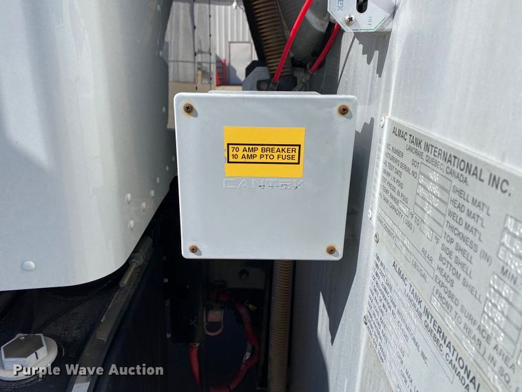 image for item DN8233 2014 Kenworth T370  fuel truck