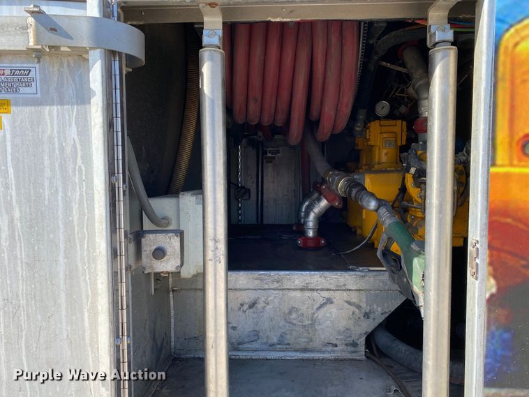 image for item DN8233 2014 Kenworth T370  fuel truck