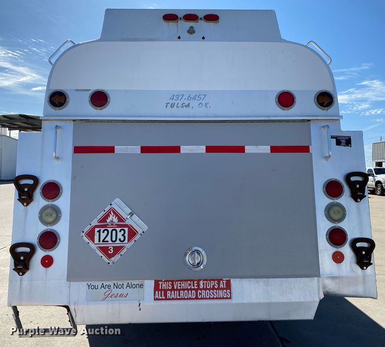 image for item DN8233 2014 Kenworth T370  fuel truck