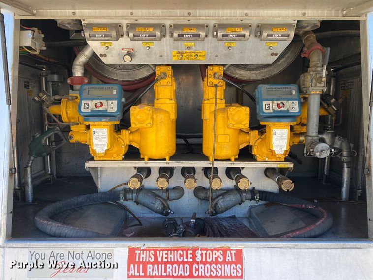 image for item DN8233 2014 Kenworth T370  fuel truck