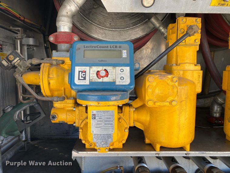 image for item DN8233 2014 Kenworth T370  fuel truck