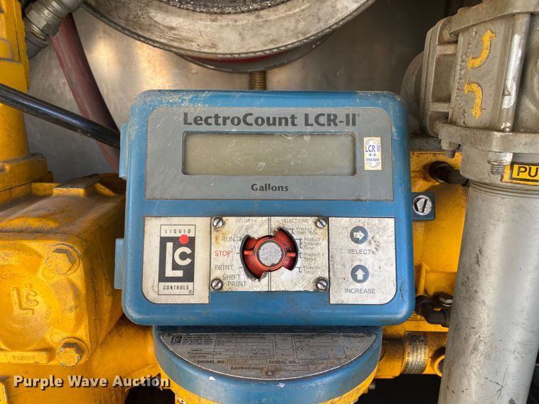 image for item DN8233 2014 Kenworth T370  fuel truck