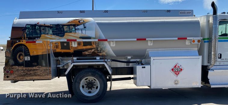 image for item DN8233 2014 Kenworth T370  fuel truck