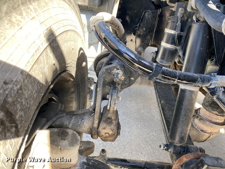 image for item DN8233 2014 Kenworth T370  fuel truck