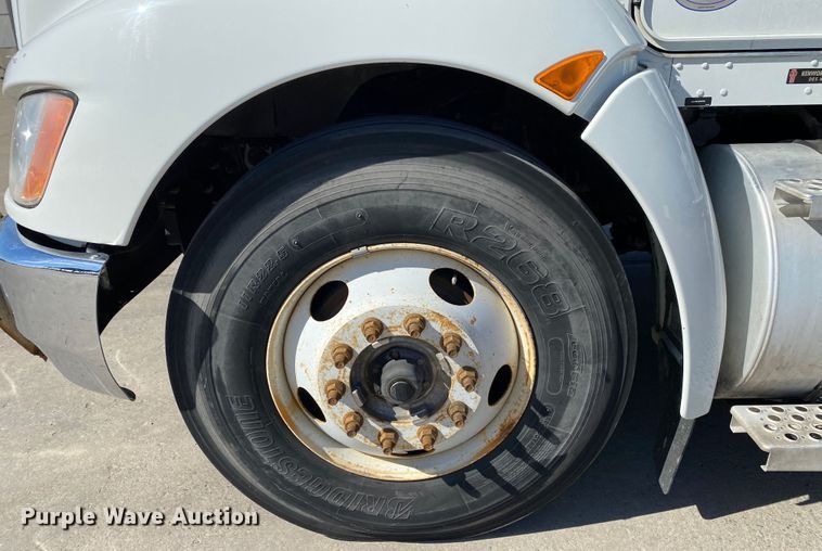 image for item DN8233 2014 Kenworth T370  fuel truck