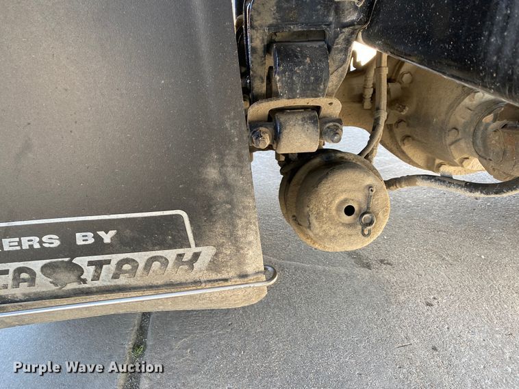 image for item DN8233 2014 Kenworth T370  fuel truck