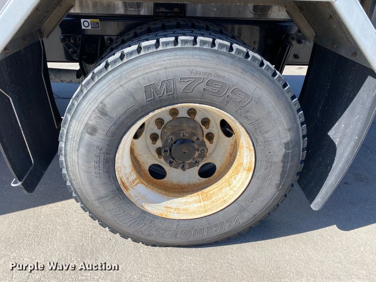 image for item DN8233 2014 Kenworth T370  fuel truck