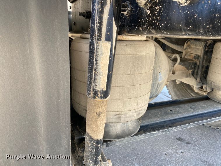 image for item DN8233 2014 Kenworth T370  fuel truck