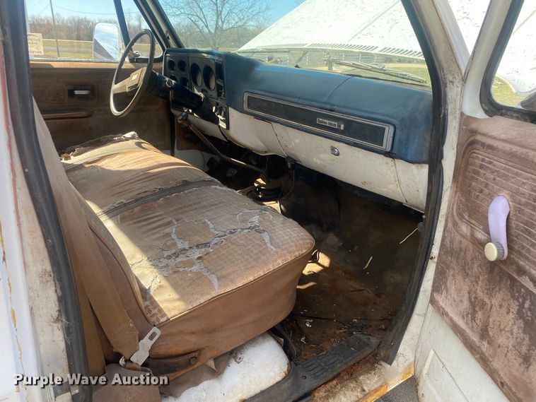 image for item DN8242 1979 Chevrolet Custom Deluxe 30  winch truck