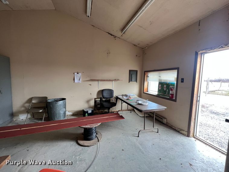 image for item DO2174 Metal building