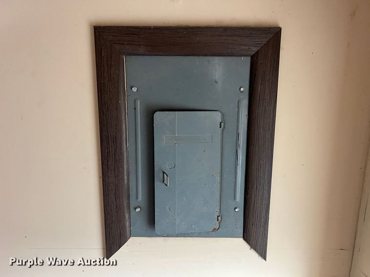 image for item DO2174 Metal building