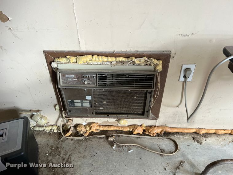 image for item DO2174 Metal building