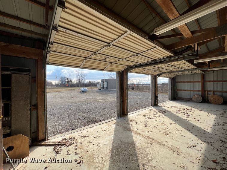 image for item DO2174 Metal building