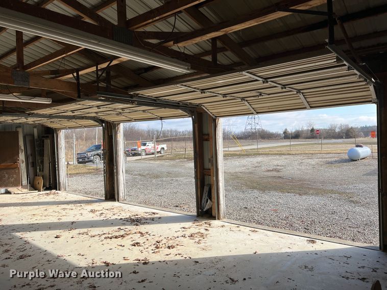 image for item DO2174 Metal building