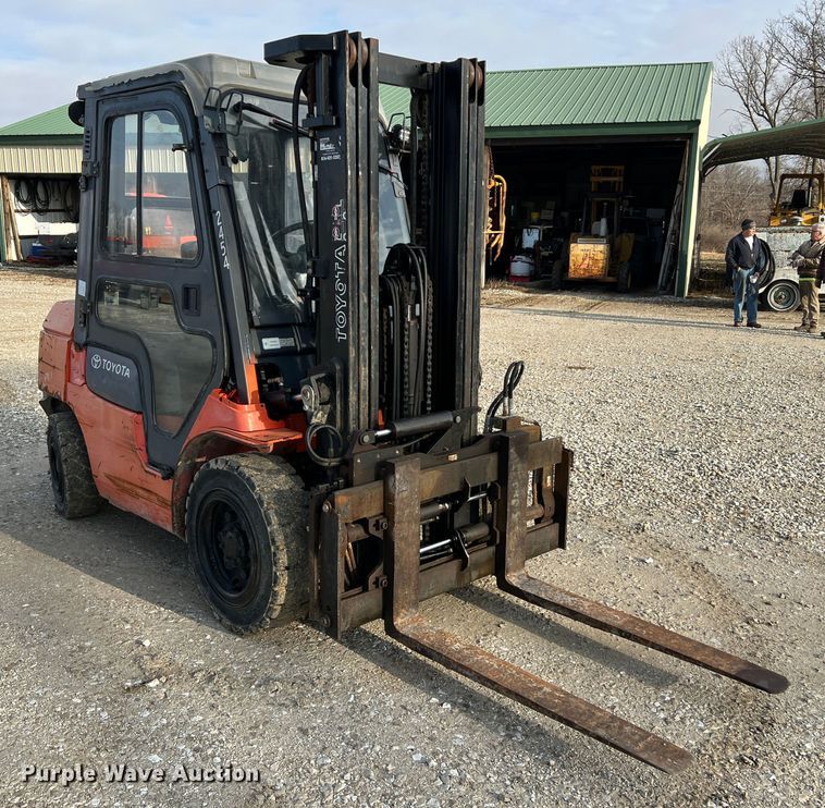 image for item DO2182 Toyota 7FGU30  forklift