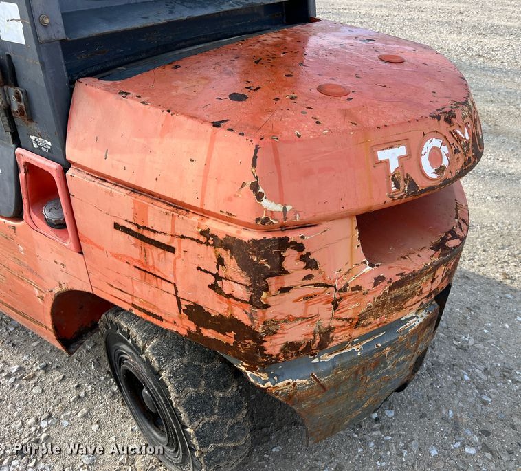 image for item DO2182 Toyota 7FGU30  forklift