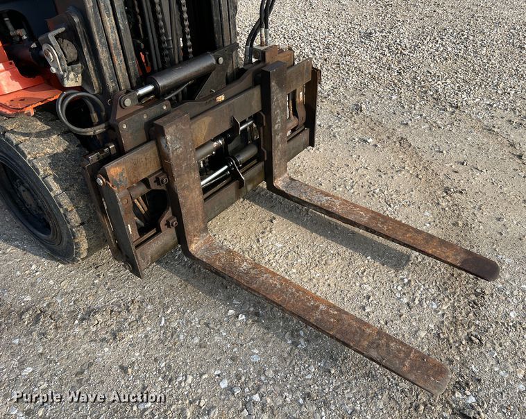 image for item DO2182 Toyota 7FGU30  forklift