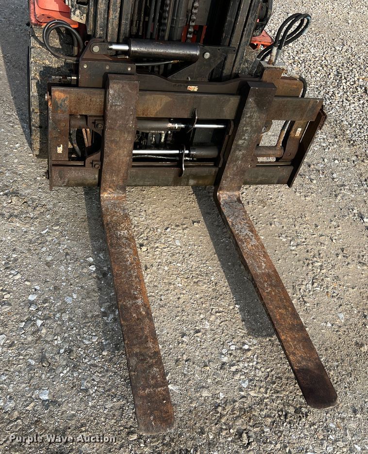 image for item DO2182 Toyota 7FGU30  forklift