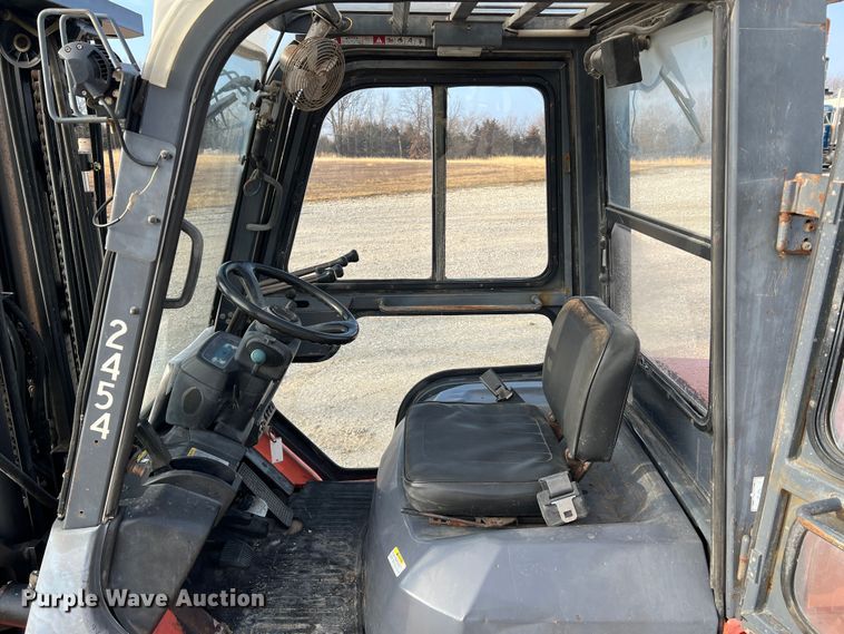 image for item DO2182 Toyota 7FGU30  forklift