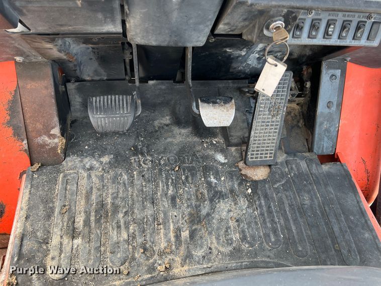 image for item DO2182 Toyota 7FGU30  forklift