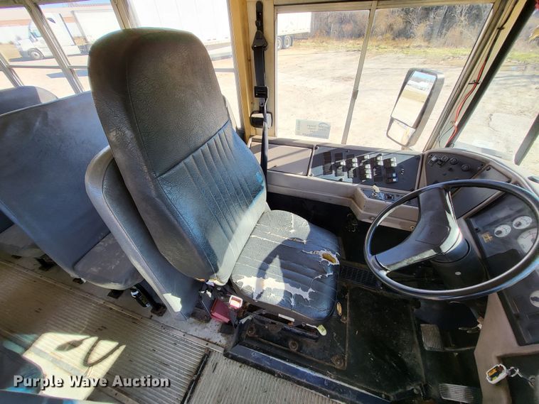 image for item DO3588 2003 International CE  school bus