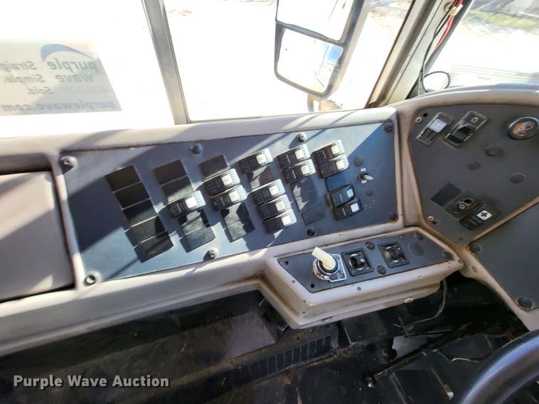 image for item DO3588 2003 International CE  school bus