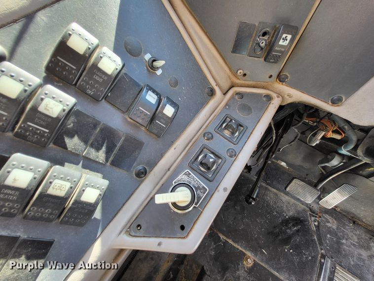 image for item DO3588 2003 International CE  school bus