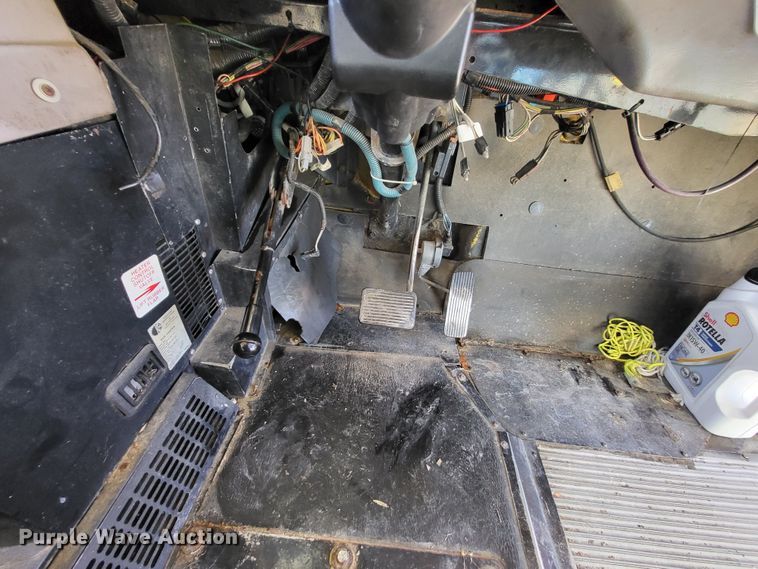 image for item DO3588 2003 International CE  school bus