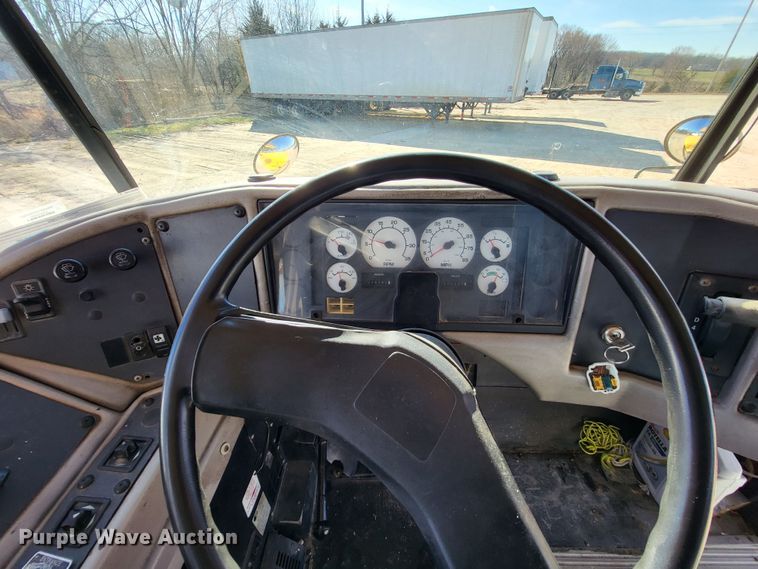 image for item DO3588 2003 International CE  school bus