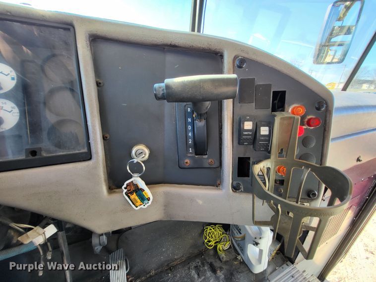 image for item DO3588 2003 International CE  school bus