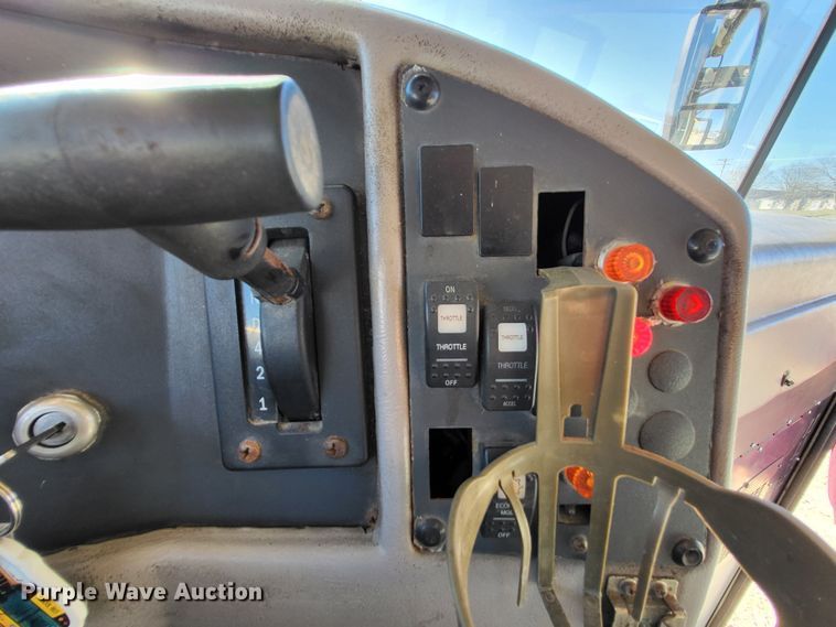 image for item DO3588 2003 International CE  school bus