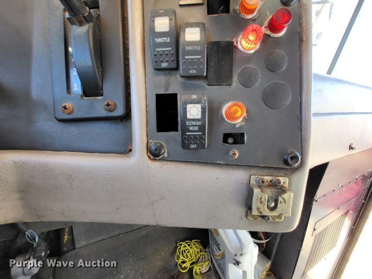 image for item DO3588 2003 International CE  school bus