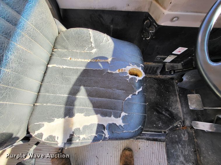 image for item DO3588 2003 International CE  school bus