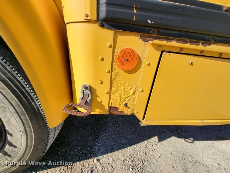 image for item DO3588 2003 International CE  school bus