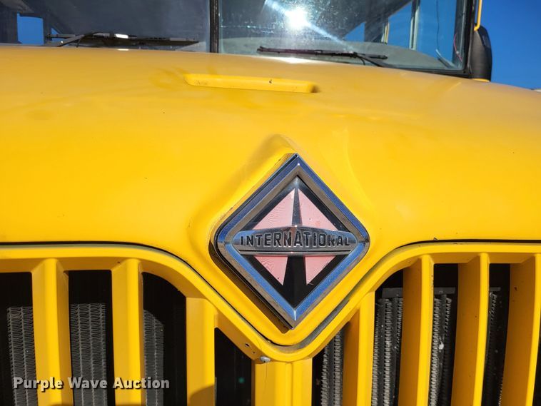 image for item DO3588 2003 International CE  school bus