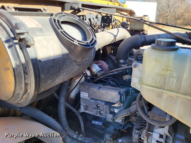 image for item DO3588 2003 International CE  school bus