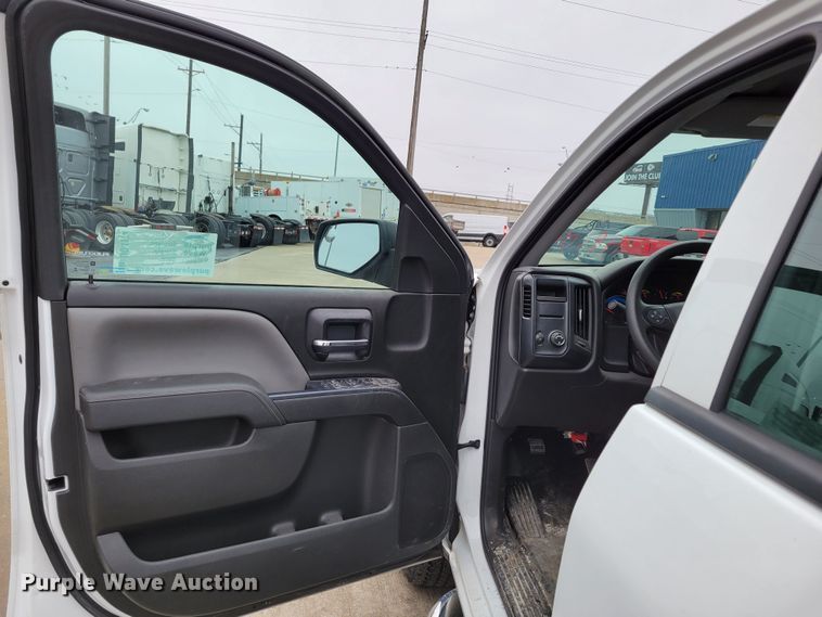 image for item DO4174 2014  Chevrolet Silverado 1500  Crew Cab pickup truck