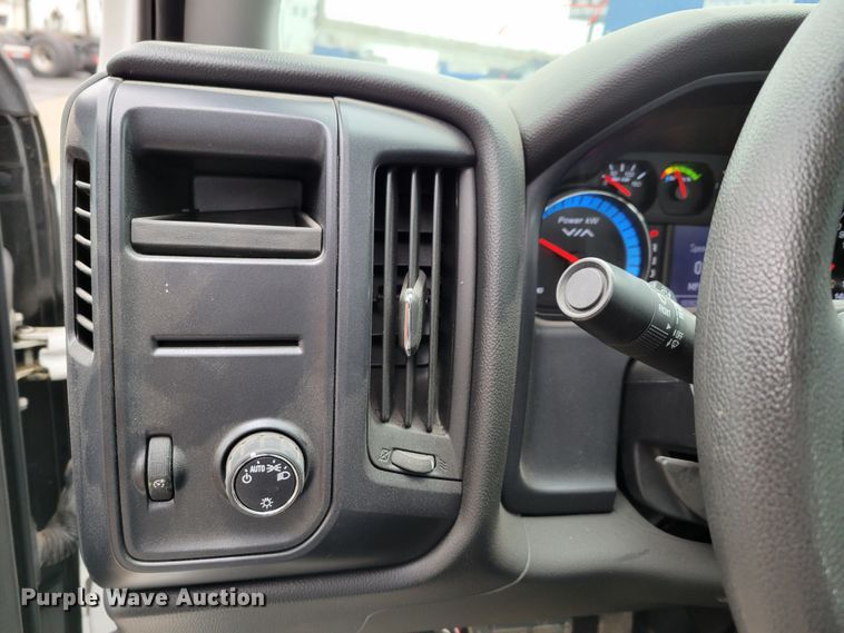 image for item DO4174 2014  Chevrolet Silverado 1500  Crew Cab pickup truck