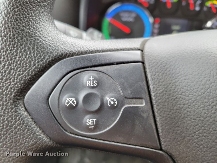 image for item DO4174 2014  Chevrolet Silverado 1500  Crew Cab pickup truck