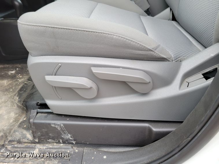 image for item DO4174 2014  Chevrolet Silverado 1500  Crew Cab pickup truck