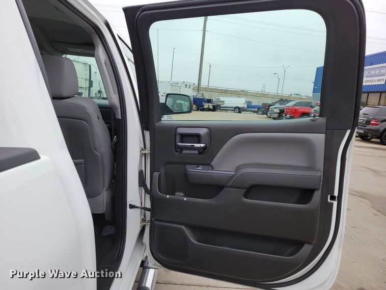 image for item DO4174 2014  Chevrolet Silverado 1500  Crew Cab pickup truck