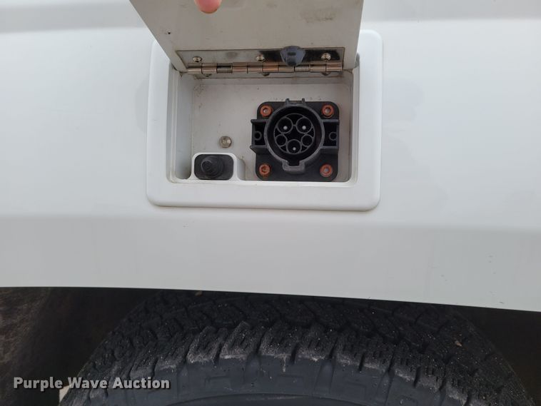 image for item DO4174 2014  Chevrolet Silverado 1500  Crew Cab pickup truck