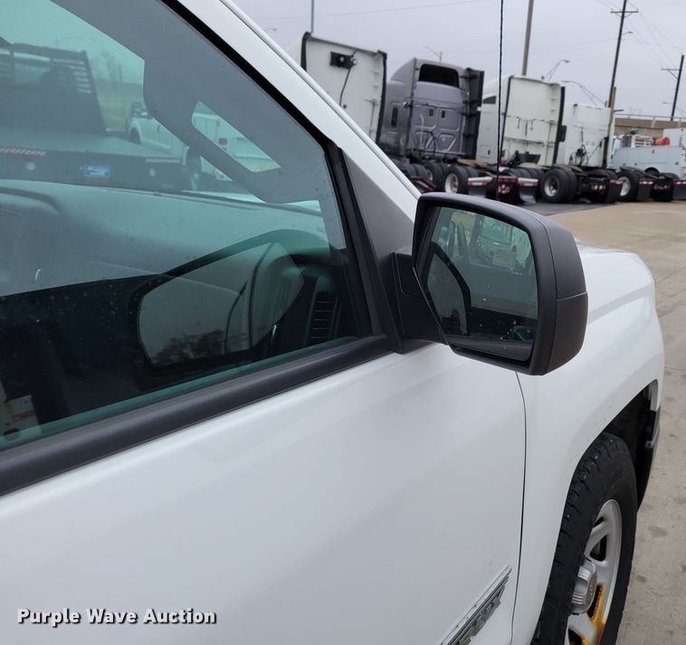 image for item DO4174 2014  Chevrolet Silverado 1500  Crew Cab pickup truck