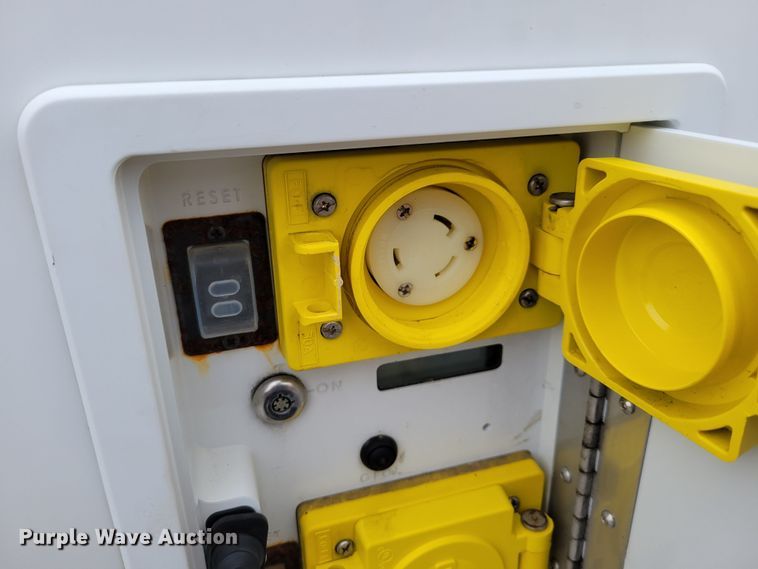 image for item DO4174 2014  Chevrolet Silverado 1500  Crew Cab pickup truck