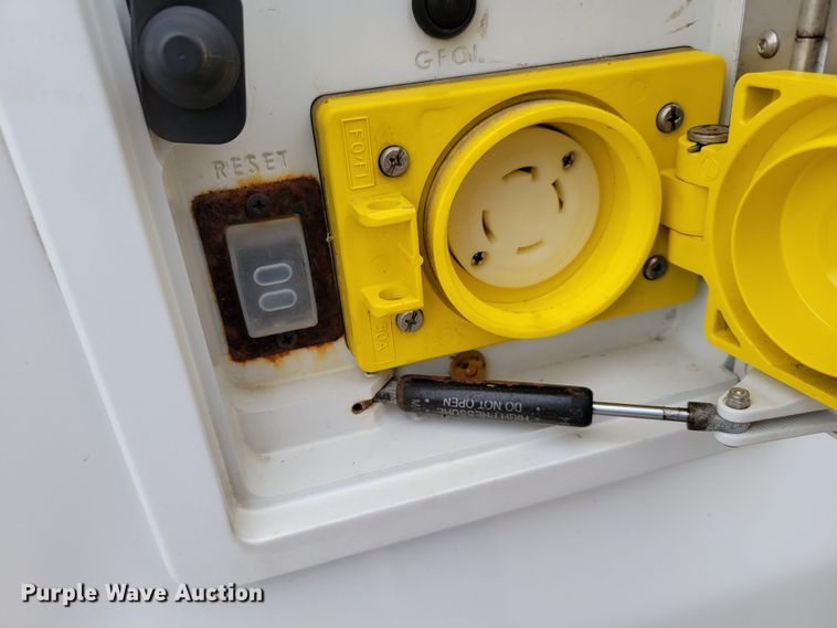 image for item DO4174 2014  Chevrolet Silverado 1500  Crew Cab pickup truck